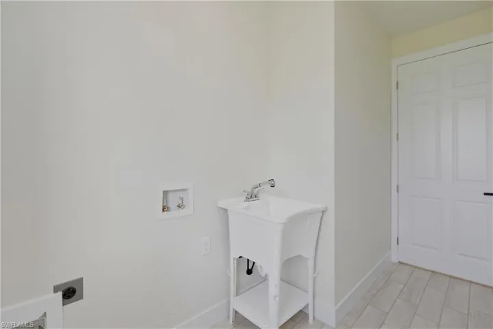 2705  64th W ST, Lehigh Acres, FL 33971