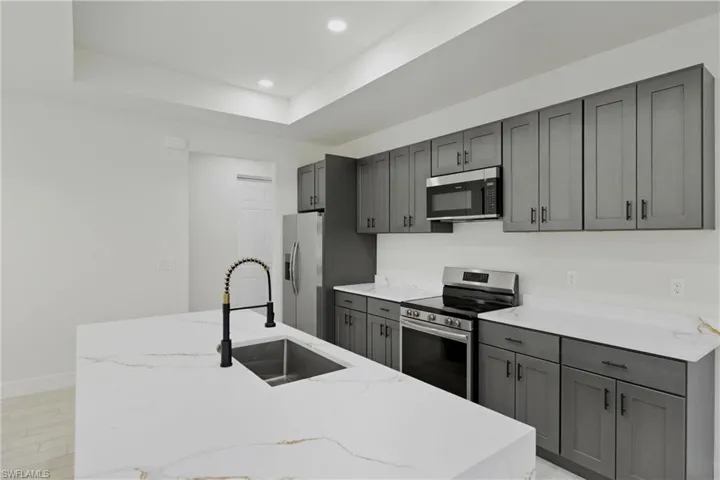 2705  64th W ST, Lehigh Acres, FL 33971