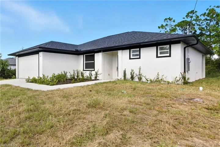 2705  64th W ST, Lehigh Acres, FL 33971