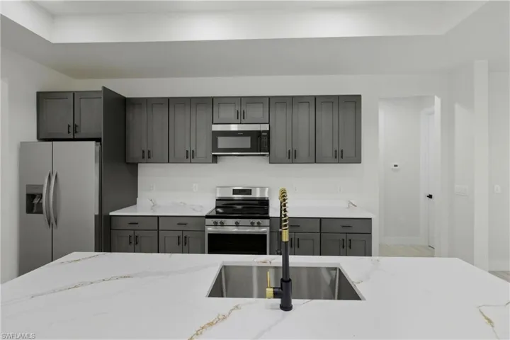 2705  64th W ST, Lehigh Acres, FL 33971