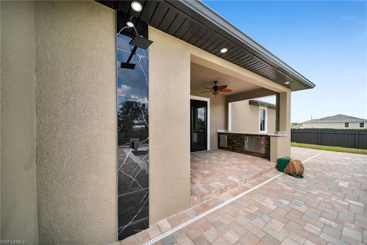 View of patio / terrace with ceiling fan