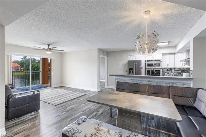 1205 Wildwood Lakes Blvd 206, Naples, Florida 34104