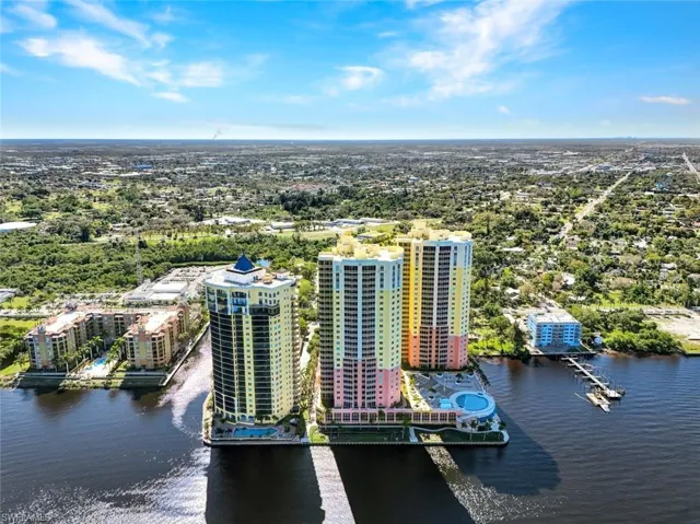 2745  1st  ST, Fort Myers, FL 33916