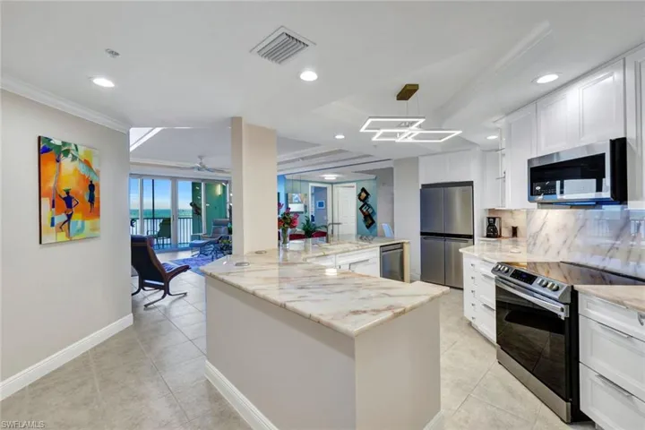 2745  1st  ST, Fort Myers, FL 33916