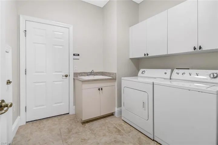 Laundry room off kitchen