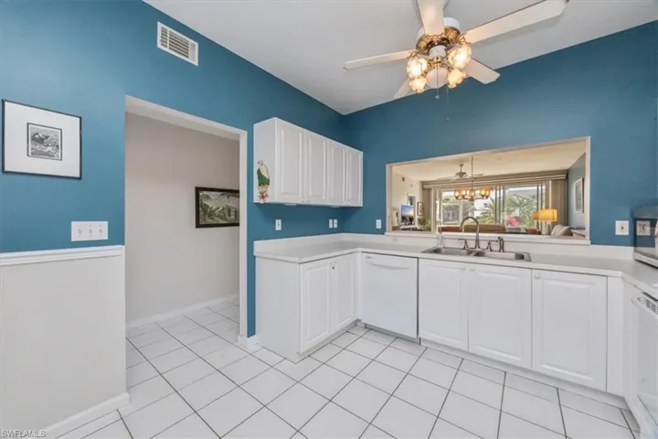 Loads of counter space in this kitchen!