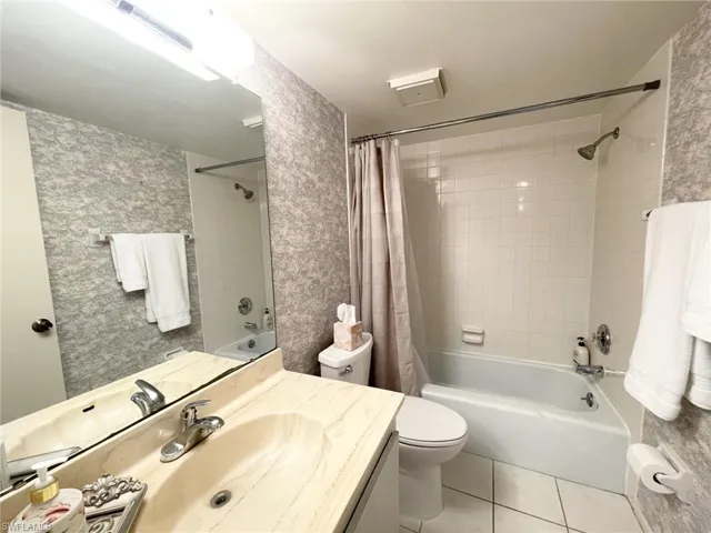 5435 Rattlesnake Hammock Rd # 202, Naples, Florida 34113