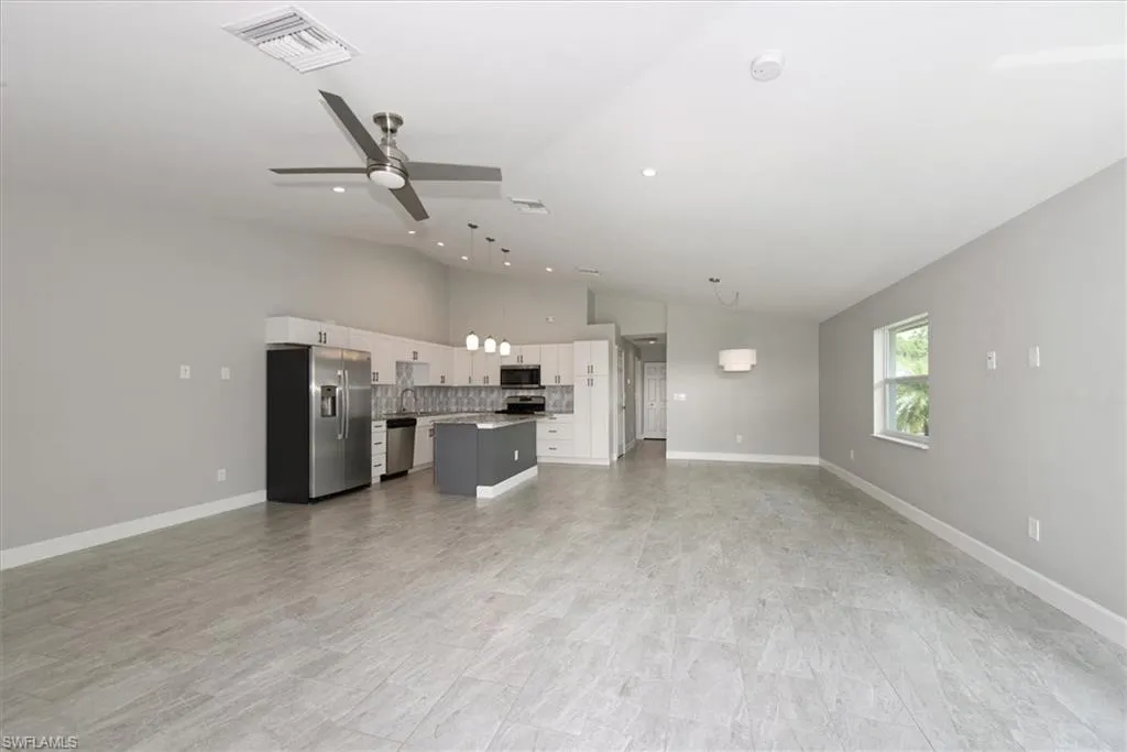 175 Village CIR, Labelle, FL 33935,2025000275
