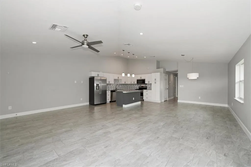 175 Village CIR, Labelle, FL 33935,2025000275