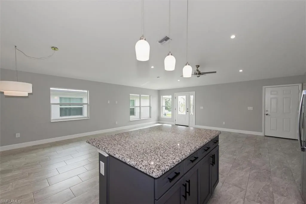 175 Village CIR, Labelle, FL 33935,2025000275