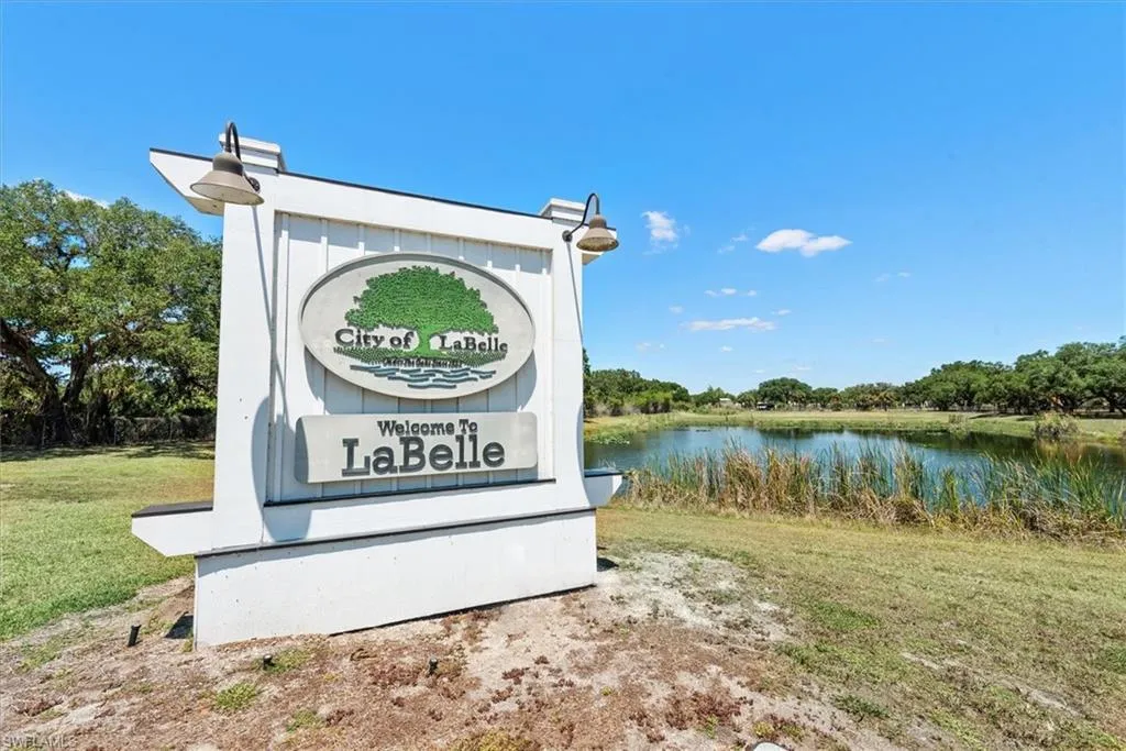 175 Village CIR, Labelle, FL 33935,2025000275