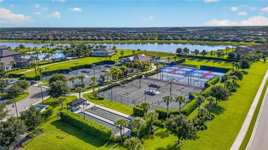 Tennis/Pickelball Courts