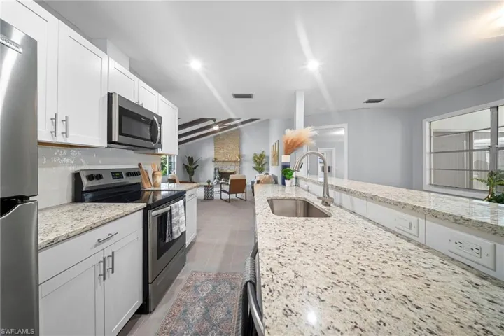 4688 Pembrooke Ln, Bonita Springs, Florida 34134