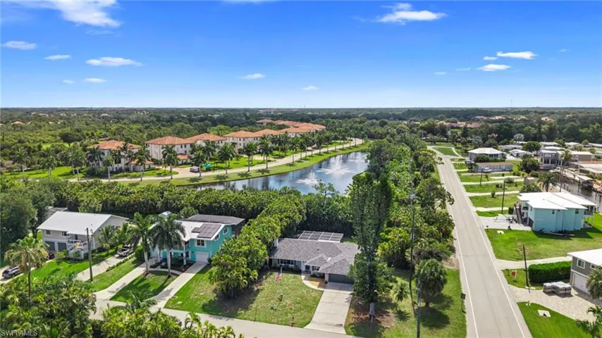 4688 Pembrooke Ln, Bonita Springs, Florida 34134