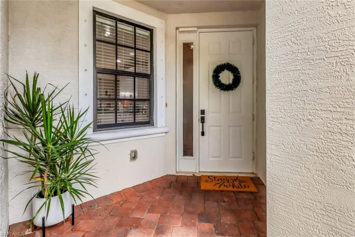15586  Summit Place  CIR, Naples, FL 34119