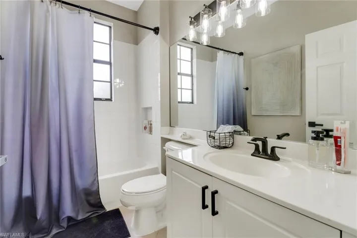15586  Summit Place  CIR, Naples, FL 34119