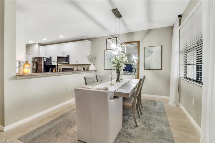15586  Summit Place  CIR, Naples, FL 34119