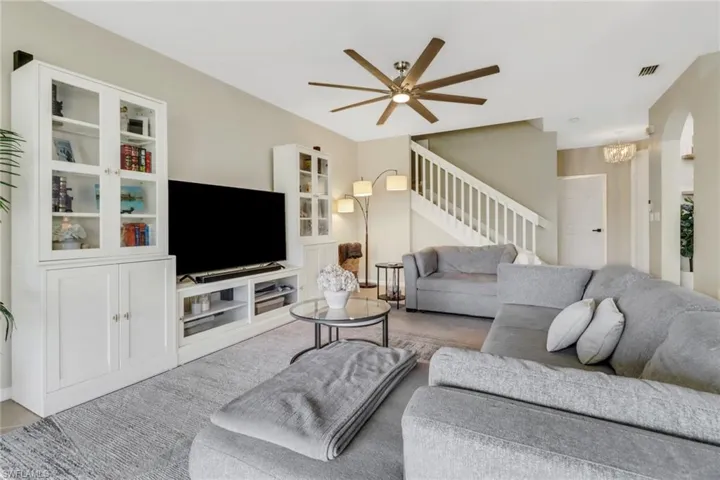 15586  Summit Place  CIR, Naples, FL 34119