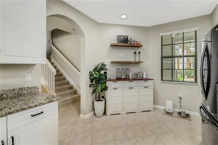 15586  Summit Place  CIR, Naples, FL 34119
