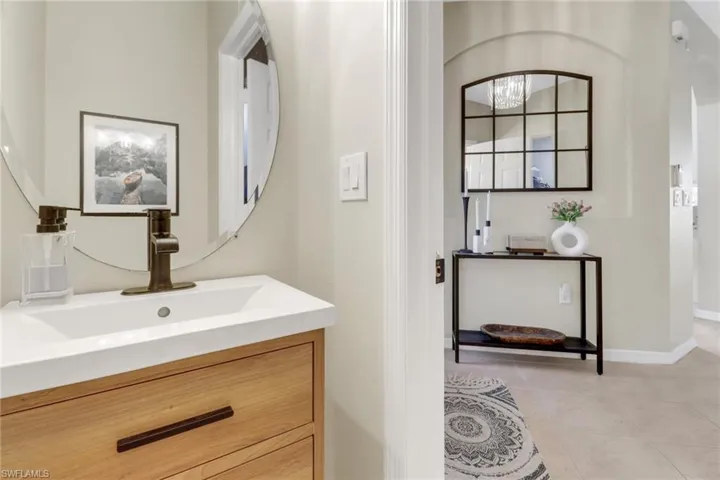 15586  Summit Place  CIR, Naples, FL 34119