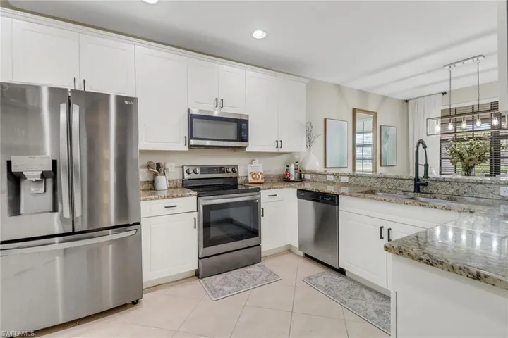 15586  Summit Place  CIR, Naples, FL 34119