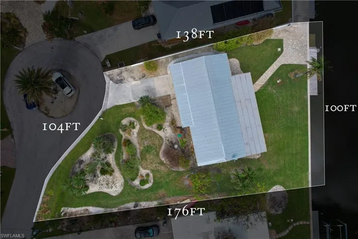 Birds eye view of property