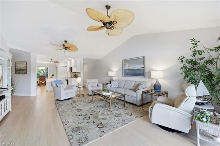 6260 Bellerive Ave 407, Naples, Florida 34119