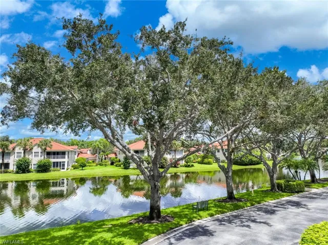 6260 Bellerive Ave 407, Naples, Florida 34119