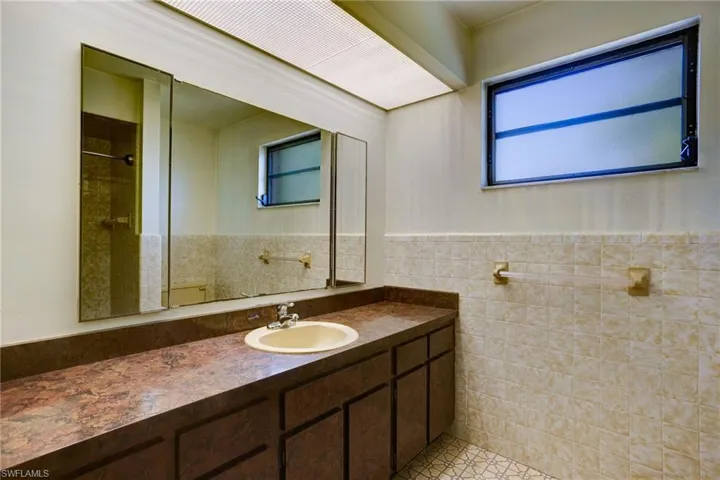 2nd Bathroom