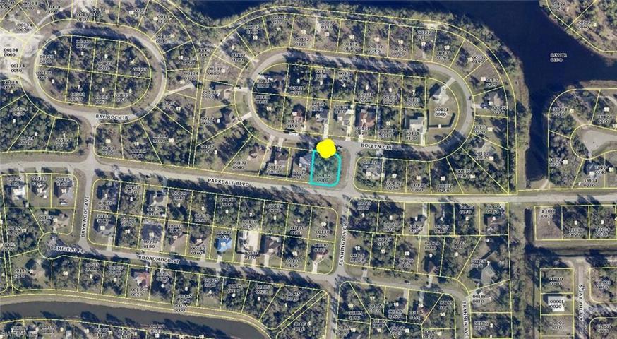 427 Boleyn CIR, LEHIGH ACRES FL 33974