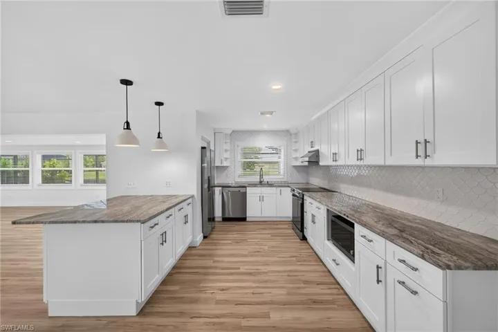 4957 Sorrento Ct, Cape Coral, Florida 33904