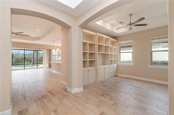 16365  Aberdeen  WAY, Naples, FL 34110