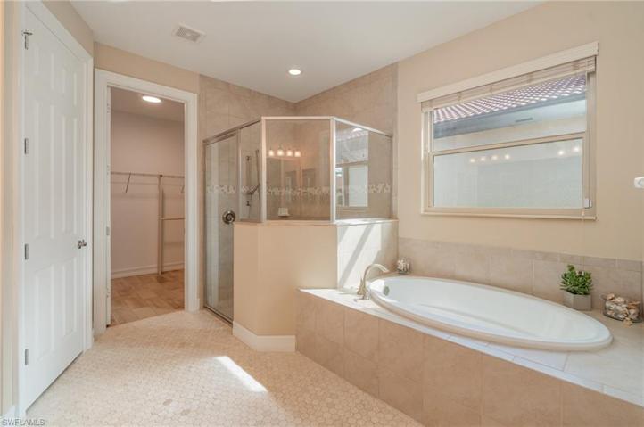 16365  Aberdeen  WAY, Naples, FL 34110