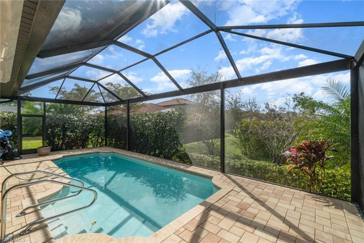 16365  Aberdeen  WAY, Naples, FL 34110