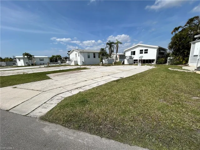 19681  Summerlin  RD, Fort Myers, FL 33908