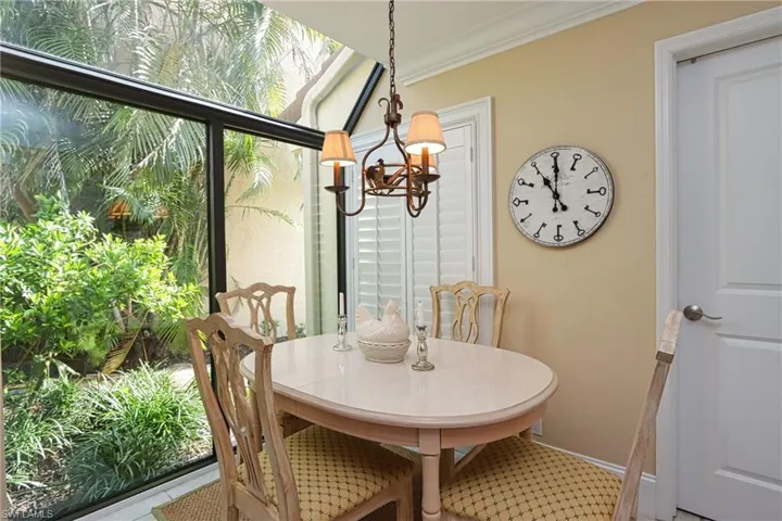Dinette/Breakfast Nook