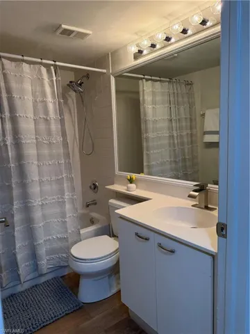 7750 Jewel Ln 103, Naples, Florida 34109