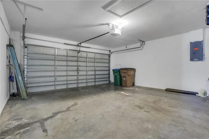 325 Ne 30th Ter, Cape Coral, Florida 33909