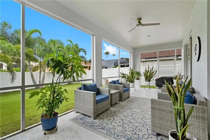 189  Skipping Stone  LN, Naples, FL 34119