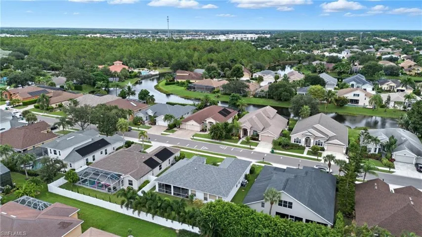189  Skipping Stone  LN, Naples, FL 34119