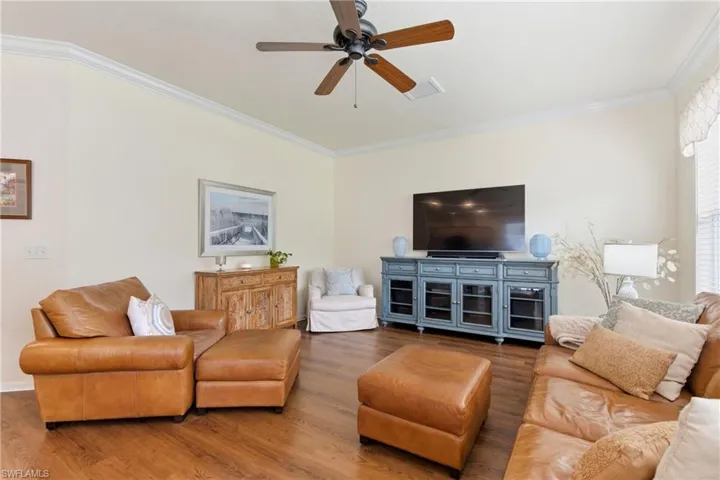 189  Skipping Stone  LN, Naples, FL 34119