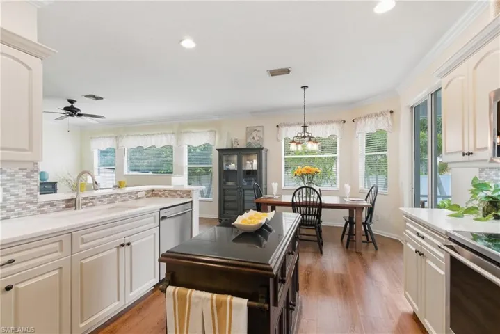 189  Skipping Stone  LN, Naples, FL 34119