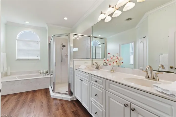 189  Skipping Stone  LN, Naples, FL 34119