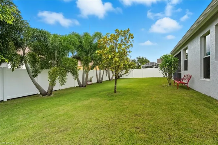 189  Skipping Stone  LN, Naples, FL 34119
