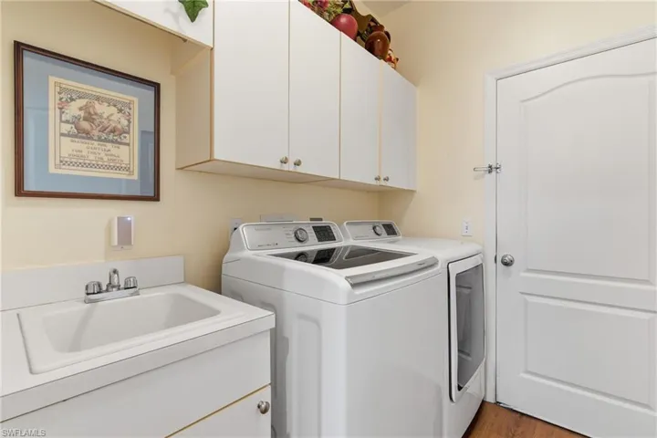 189  Skipping Stone  LN, Naples, FL 34119