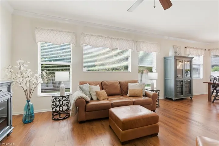 189  Skipping Stone  LN, Naples, FL 34119