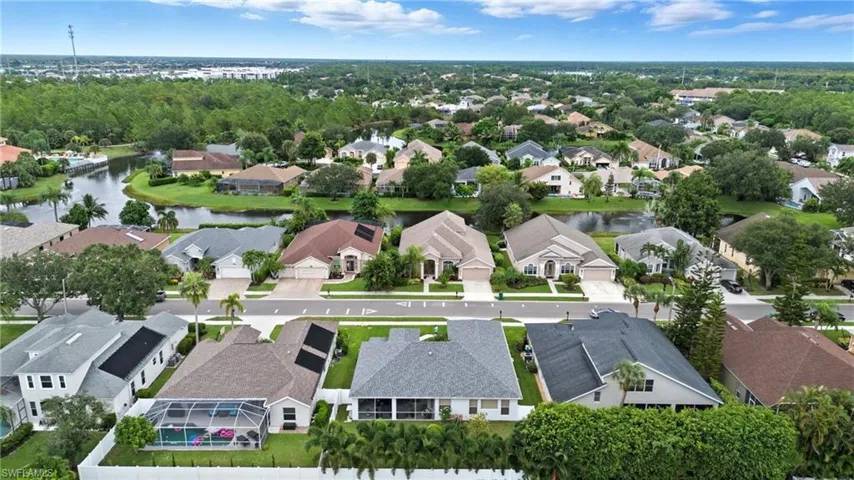 189  Skipping Stone  LN, Naples, FL 34119