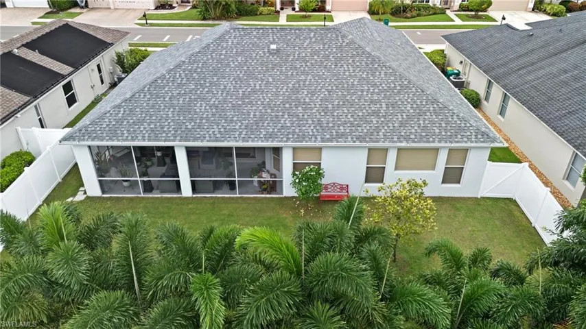 189  Skipping Stone  LN, Naples, FL 34119
