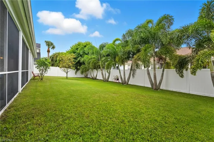 189  Skipping Stone  LN, Naples, FL 34119