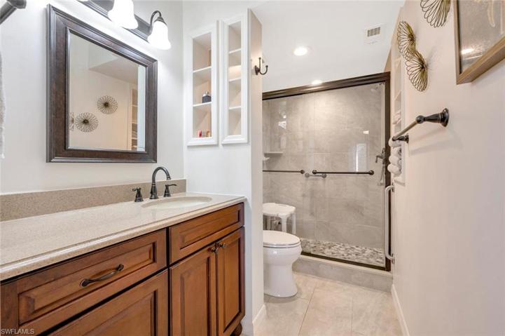5724 Deauville CIR # H108, NAPLES FL 34112